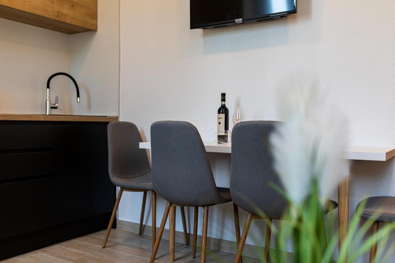 Apartments San Leopoldo ツリクヴェニツァ エクステリア 写真